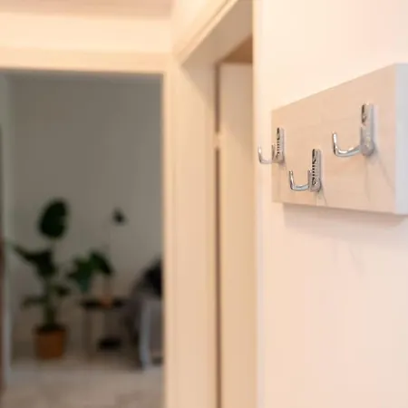 Cozy 1bdrm Apt/walk To The Beach